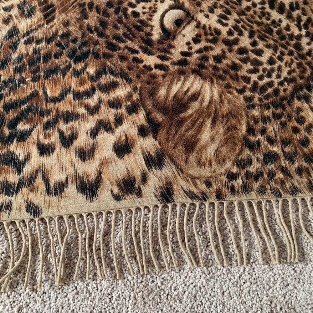 Leopard Inspired Fringed Tapestry Made In Italy - Picture 3 of 10